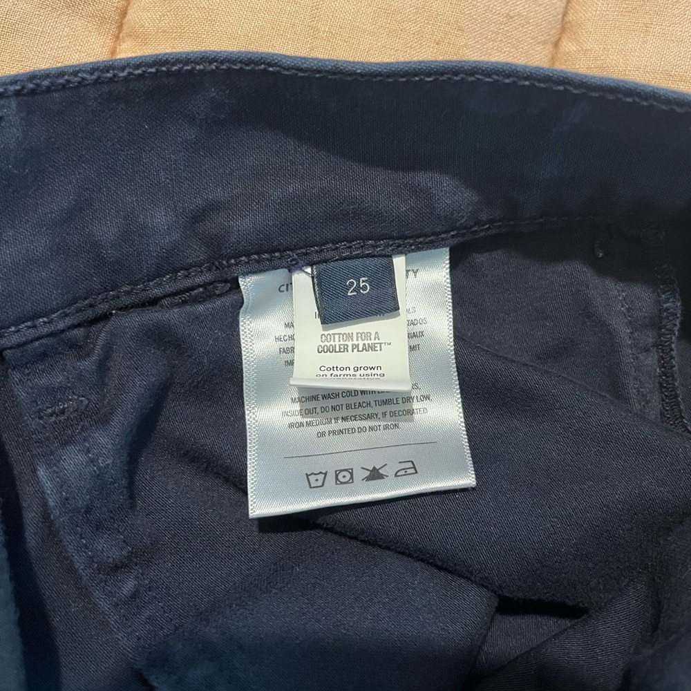 Citizens Of Humanity Marcelle Cargo Pants in True Navy. - Picture 5 of 9